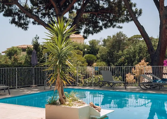 Domaine Du Calidianus Hotel 3*